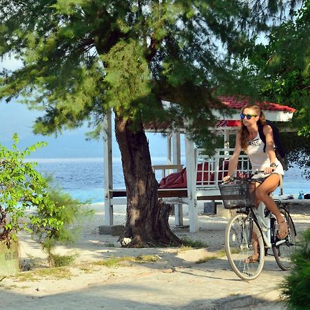 ホテル Gazebo Meno ギリ島 エクステリア 写真