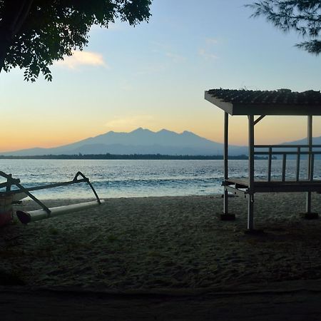 ホテル Gazebo Meno ギリ島 エクステリア 写真