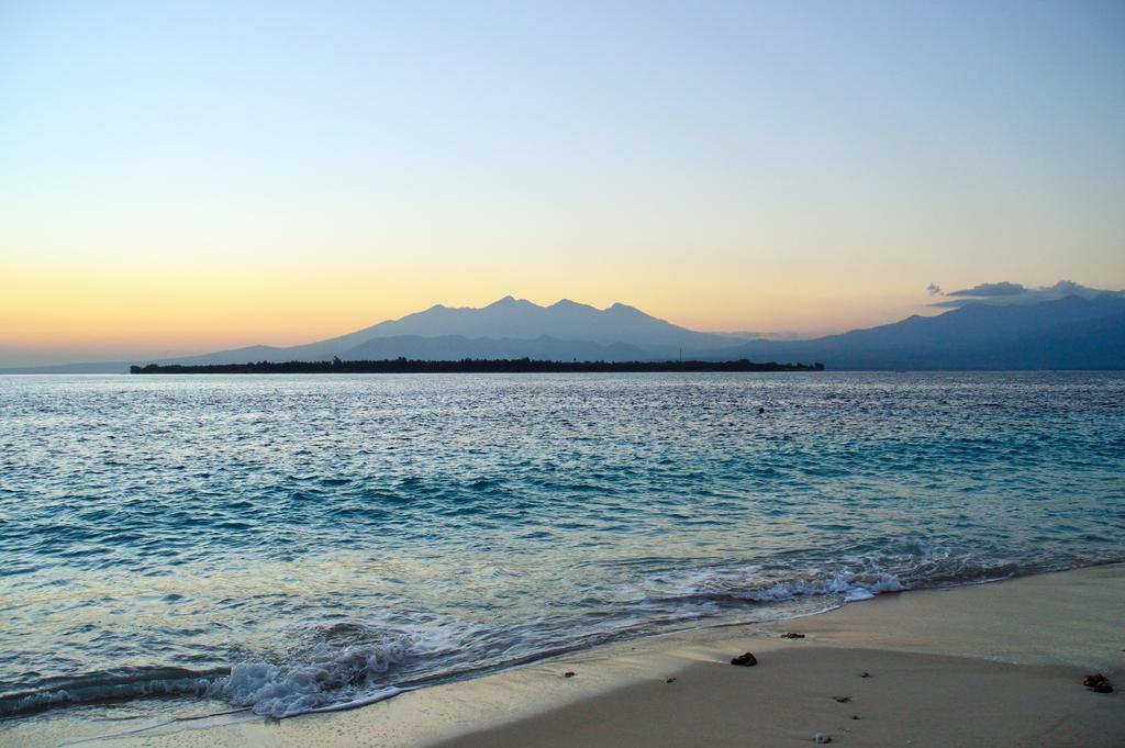 ホテル Gazebo Meno ギリ島 エクステリア 写真