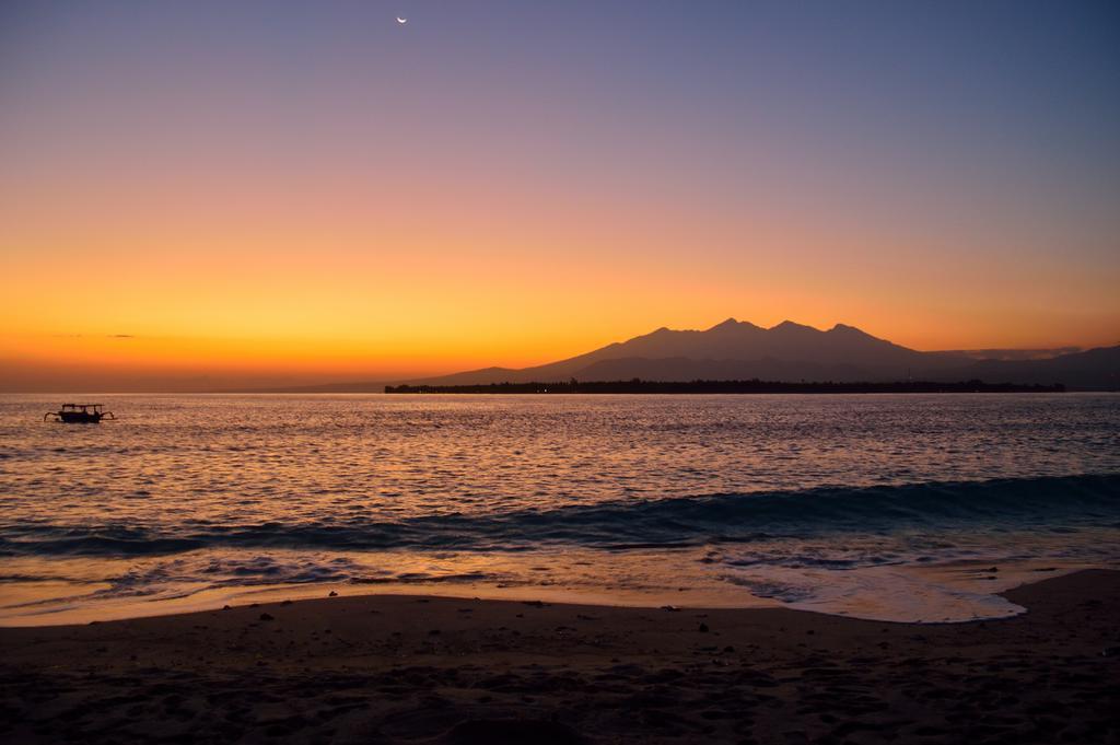 ホテル Gazebo Meno ギリ島 エクステリア 写真