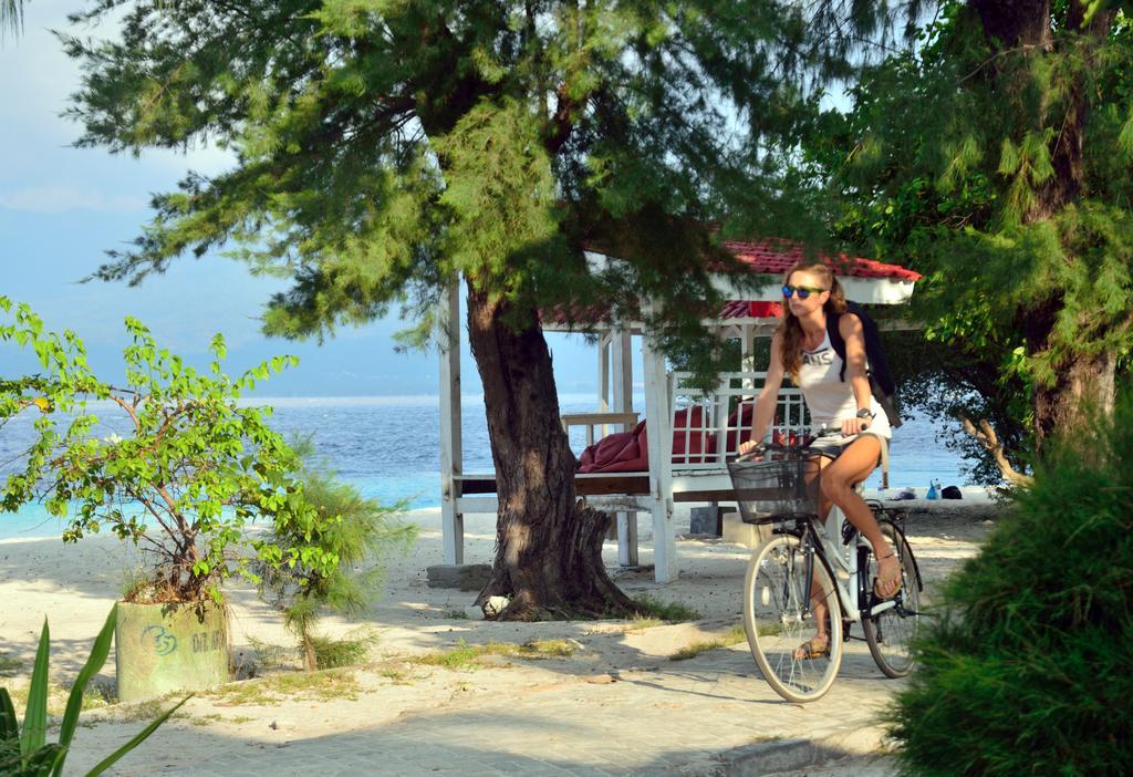 ホテル Gazebo Meno ギリ島 エクステリア 写真