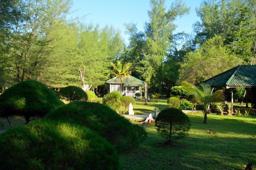 ホテル Gazebo Meno ギリ島 エクステリア 写真