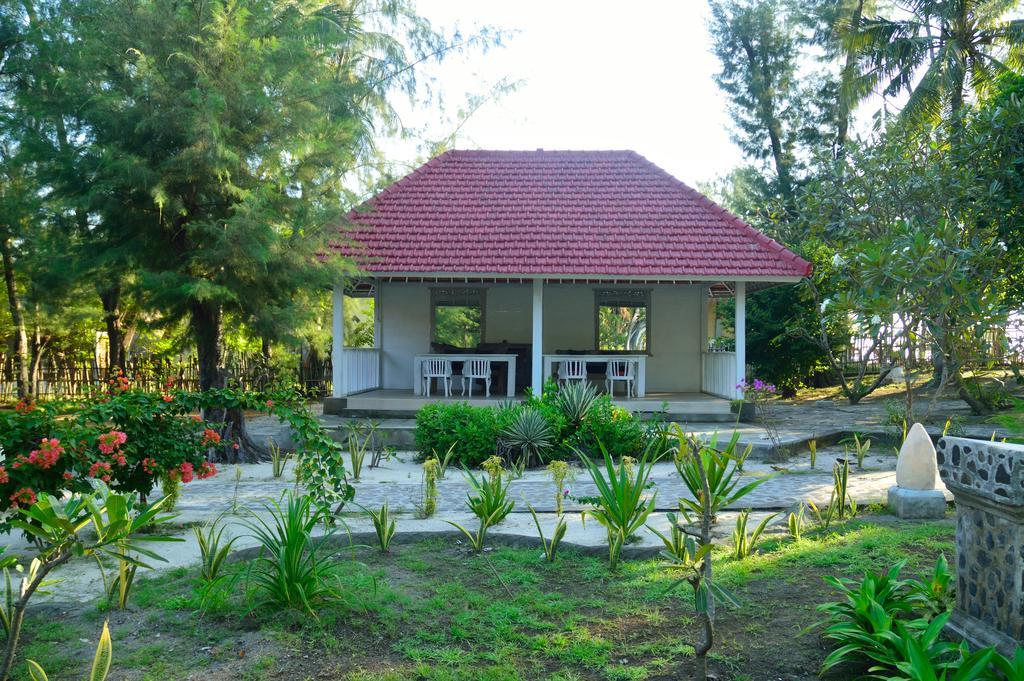 ホテル Gazebo Meno ギリ島 エクステリア 写真