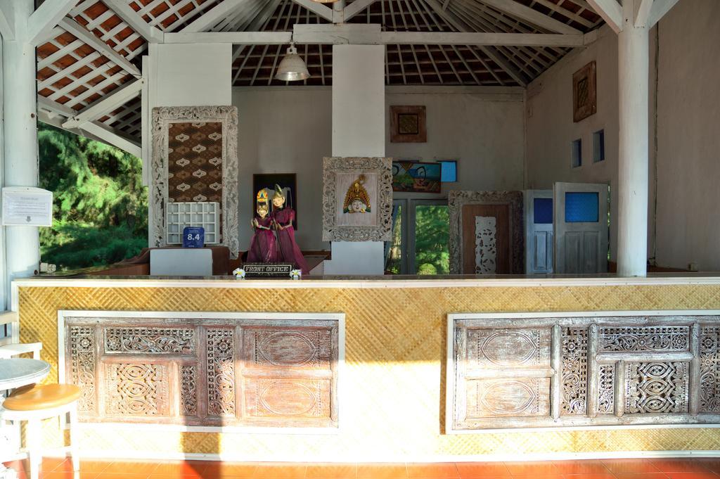 ホテル Gazebo Meno ギリ島 エクステリア 写真