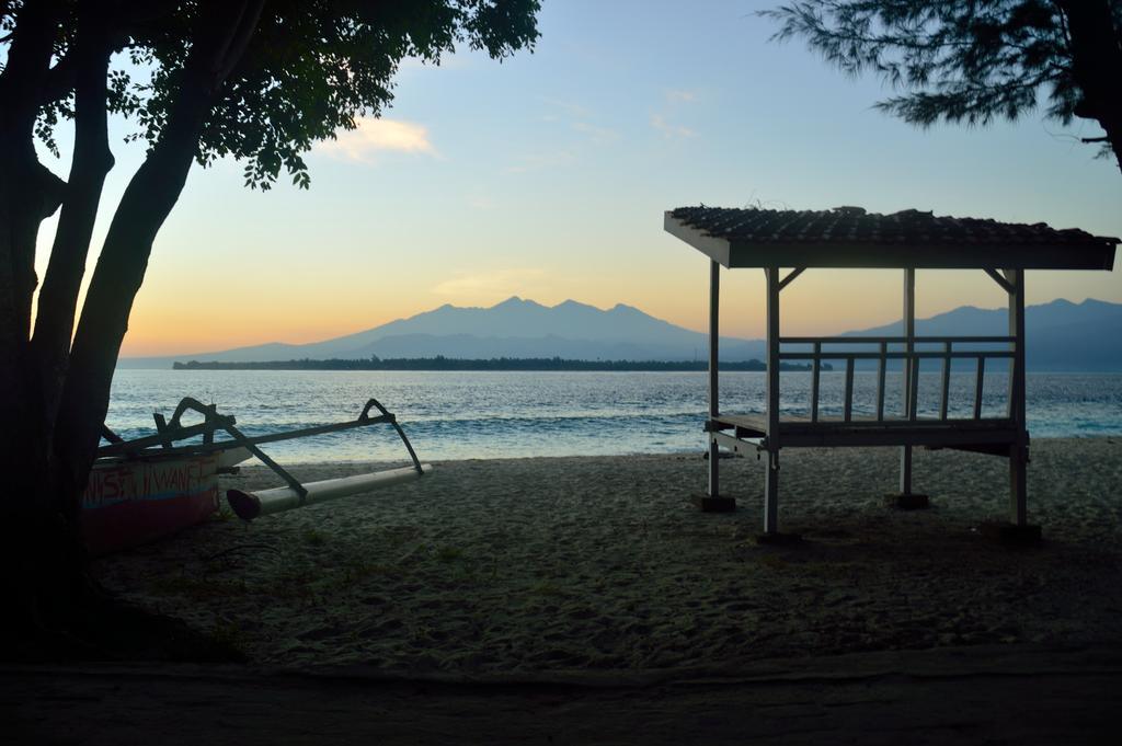 ホテル Gazebo Meno ギリ島 エクステリア 写真